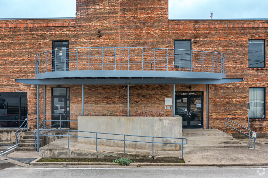 3720 Canton St, Dallas, TX à louer - Photo du bâtiment - Image 3 de 4