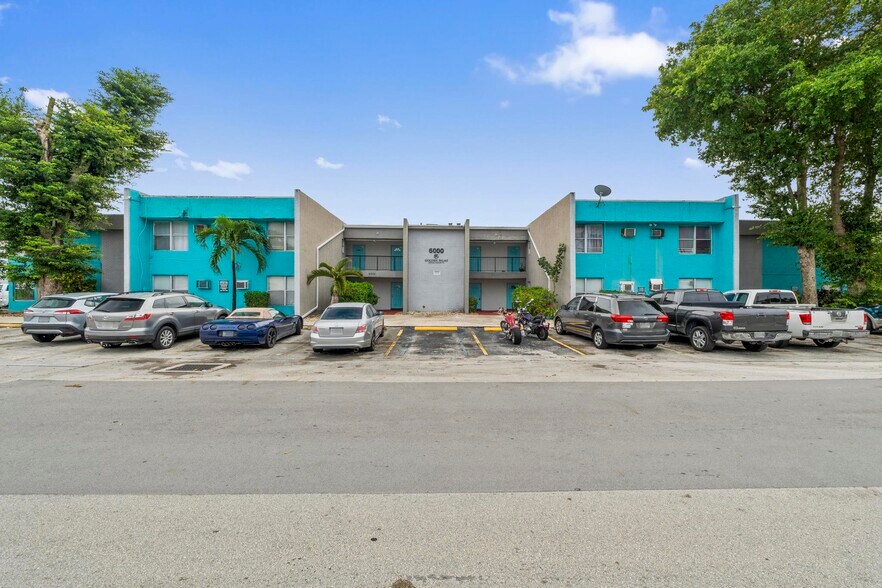 6000 NW 7th St, Margate, FL à vendre - Photo du bâtiment - Image 2 de 28