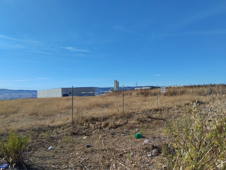 Conjunto de dos solares portfolio of 2 properties for sale on LoopNet.ca - Primary Photo - Image 2 of 2