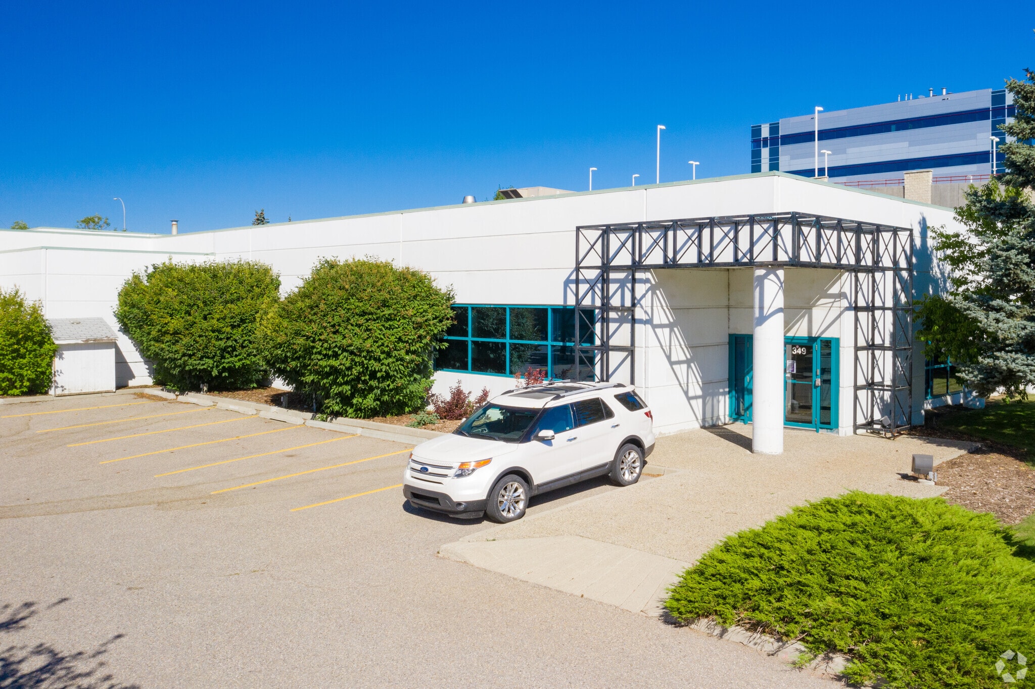 335-349 25 St SE, Calgary, AB for sale Building Photo- Image 1 of 1