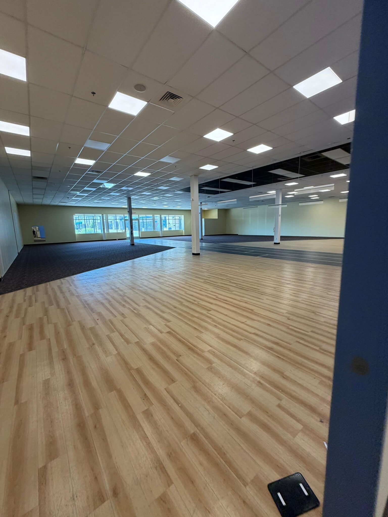 2001 MacArthur Blvd, Whitehall, PA for lease Interior Photo- Image 1 of 11