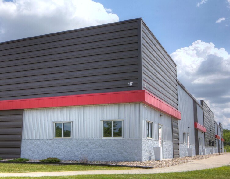 117 SE Lorenz Dr, Ankeny, IA à louer - Photo du bâtiment - Image 3 de 9