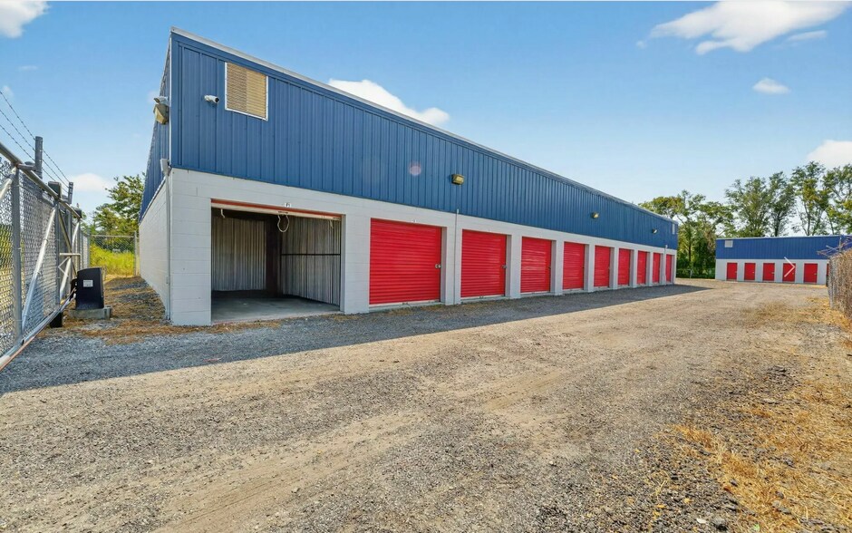 Freedom Storage | Florida portefeuille de 2 propriétés à vendre sur LoopNet.ca - Photo du bâtiment - Image 3 de 34