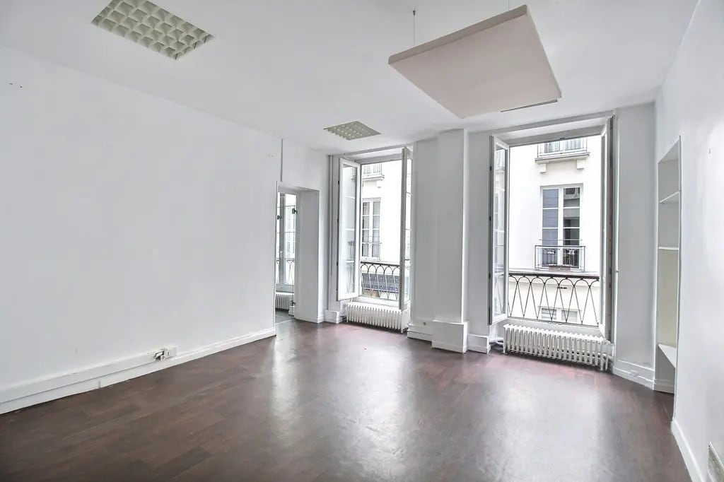 Office in Paris for lease Building Photo- Image 1 of 11