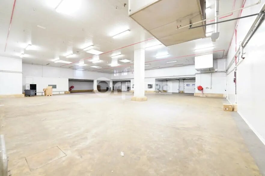 Office in Mions for lease - Building Photo - Image 2 of 35