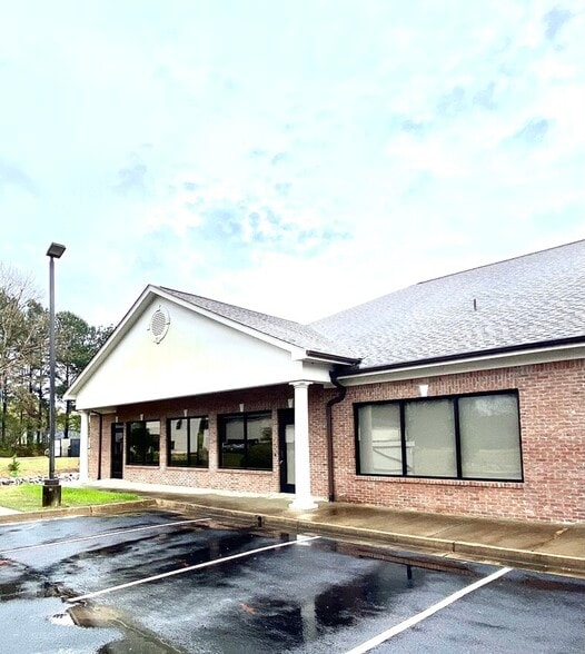 2714 West Oxford Loop, Oxford, MS for lease - Building Photo - Image 1 of 1