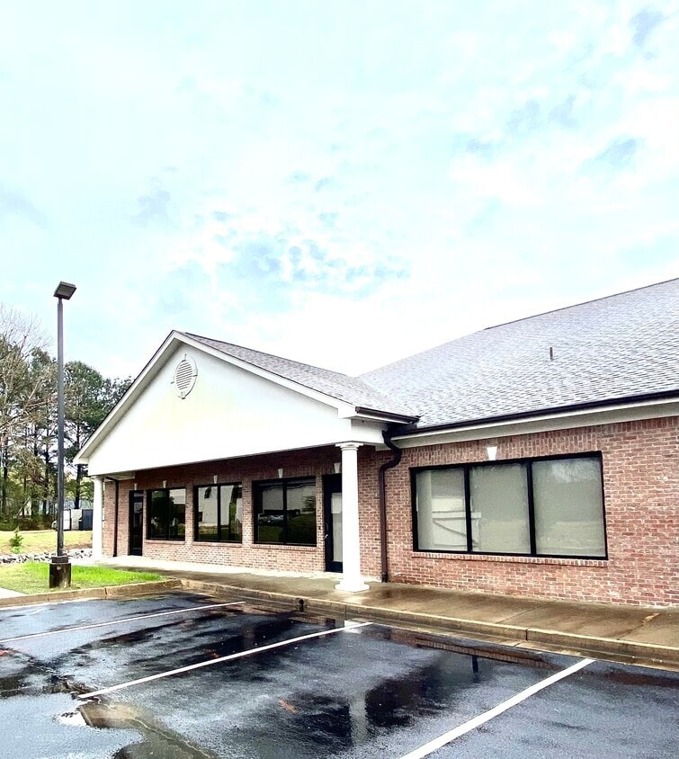 2714 West Oxford Loop, Oxford, MS for lease Building Photo- Image 1 of 2