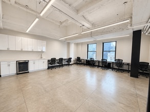 225 Broadway, New York, NY for lease Interior Photo- Image 2 of 5