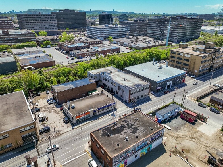 350 Rue De Port-Royal O, Montréal, QC à vendre - Photo du bâtiment - Image 2 de 10