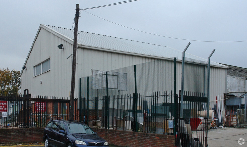 39-41 Markfield Rd, Londres à louer - Photo principale - Image 1 de 8