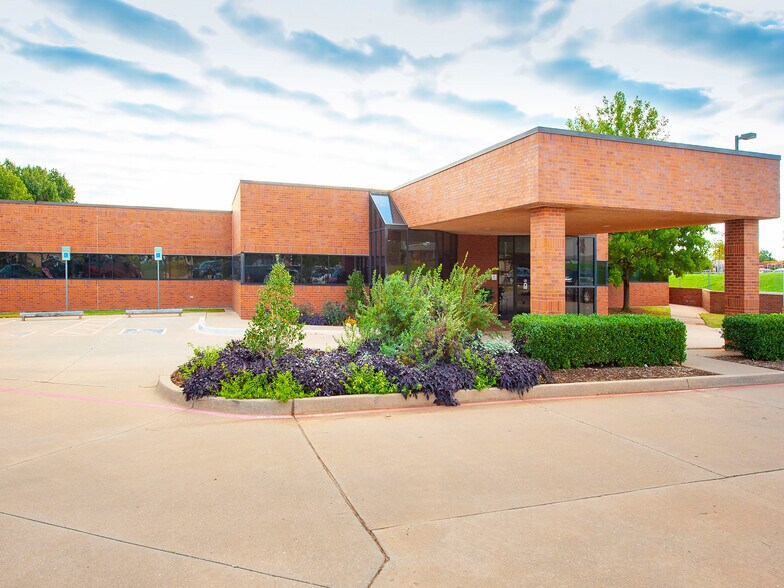 600 National Ave, Oklahoma City, OK à vendre - Photo du bâtiment - Image 2 de 9