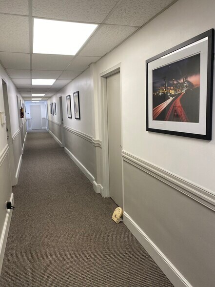 1244 Clairmont Rd, Decatur, GA à louer - Photo du bâtiment - Image 3 de 5