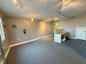 246 Washington Rd, Pittsburgh, PA for lease Interior Photo- Image 2 of 13