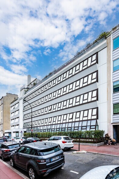 12 Rue Barbès, Levallois-Perret à louer - Photo du bâtiment - Image 1 de 8
