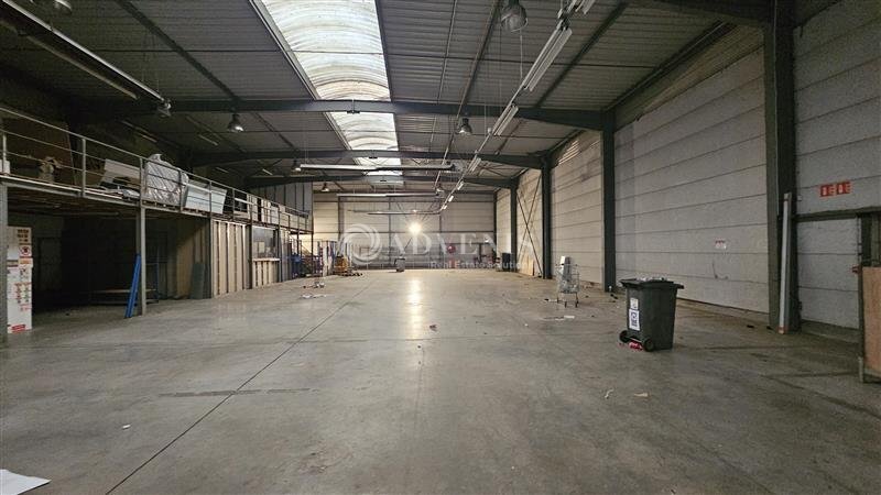 Industrial in Lesquin for lease - Building Photo - Image 3 of 3