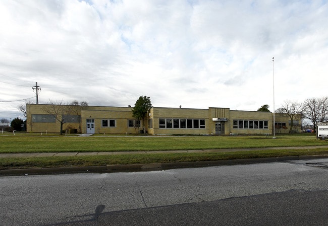 More details for 5240 Smith Rd, Brook Park, OH - Flex for Lease