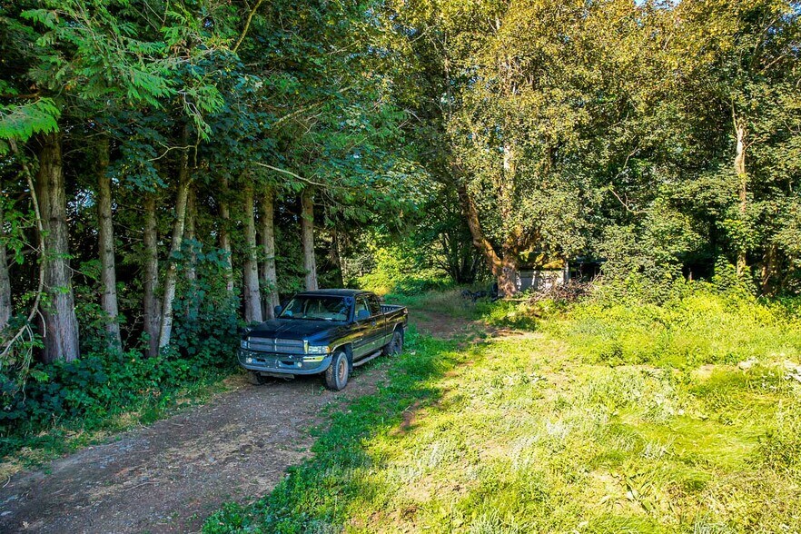 3705 Hot Springs Rd, Agassiz, BC à vendre - Photo du bâtiment - Image 3 de 40