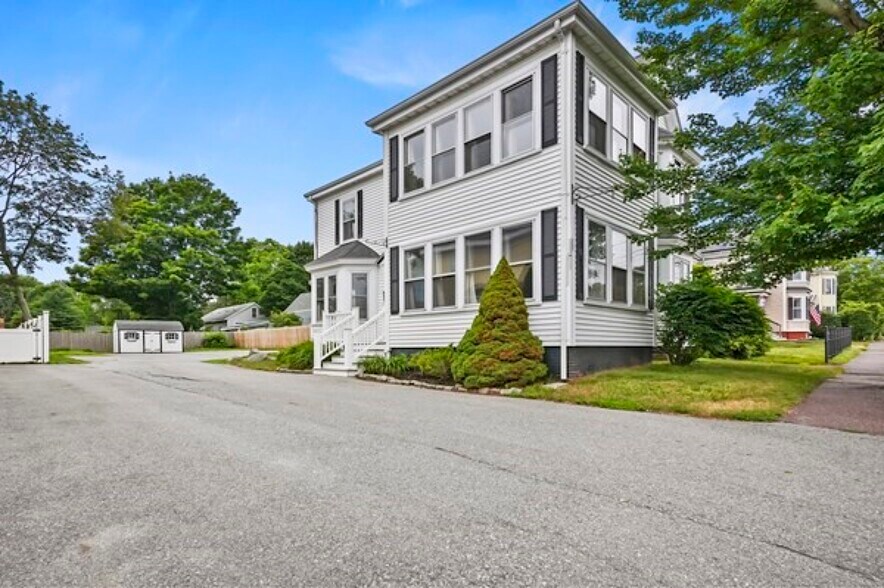182 State St, Newburyport, MA à vendre - Photo du bâtiment - Image 3 de 10