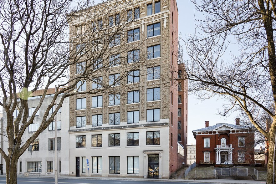 81-119 W Main St, Waterbury, CT à vendre - Photo du bâtiment - Image 2 de 5