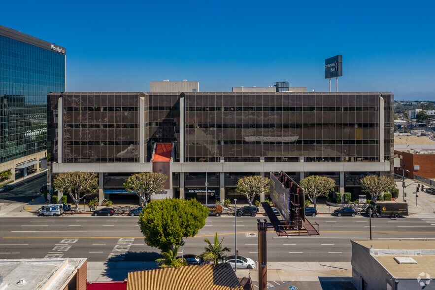 11500 W Olympic Blvd, Los Angeles, CA à louer - Photo du bâtiment - Image 3 de 6