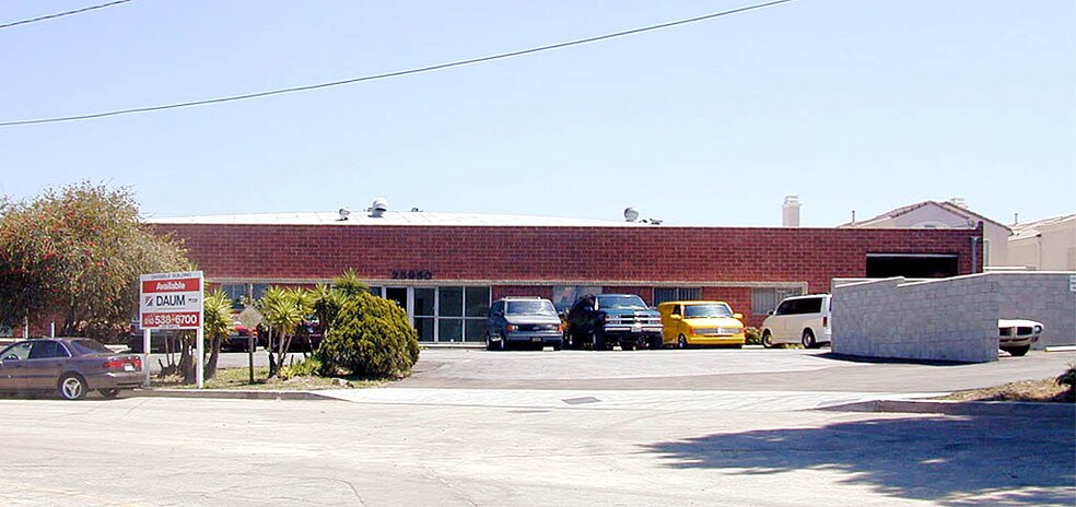 25950 S Belle Porte Ave, Los Angeles, CA for lease - Building Photo - Image 2 of 3