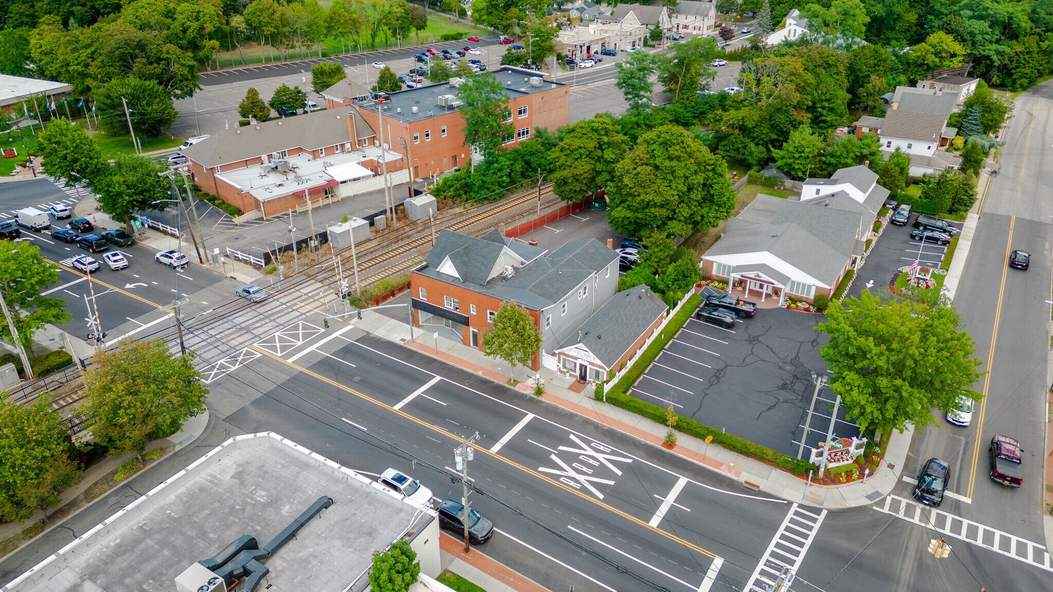 21-23 Indian Head Rd, Kings Park, NY for lease Primary Photo- Image 1 of 16