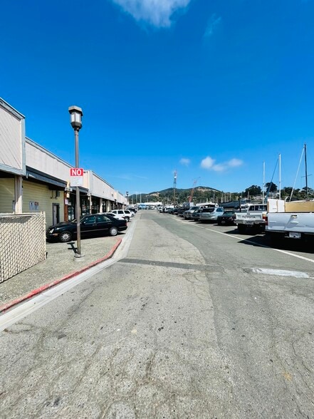 555 E Francisco Blvd, San Rafael, CA for lease - Building Photo - Image 3 of 7