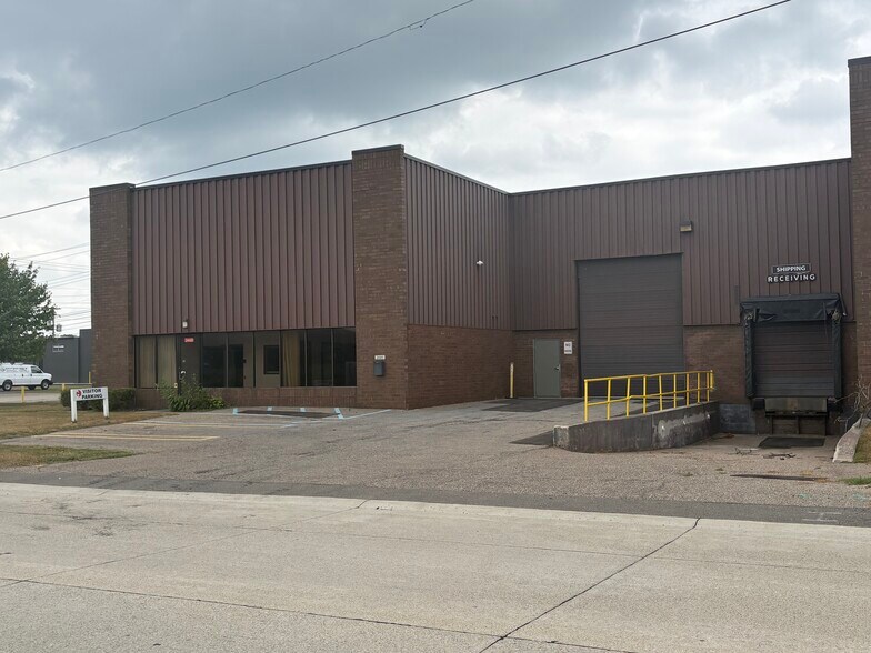 34481-34489 Industrial Rd, Livonia, MI for lease - Building Photo - Image 2 of 4