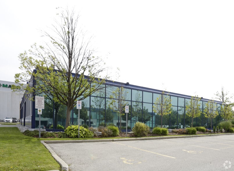 175 E Traders Blvd, Mississauga, ON for lease - Building Photo - Image 3 of 6