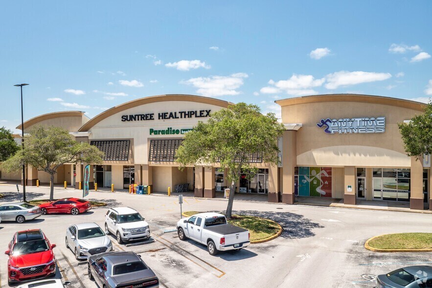 6300 N Wickham Rd, Melbourne, FL à louer - Photo du bâtiment - Image 2 de 11