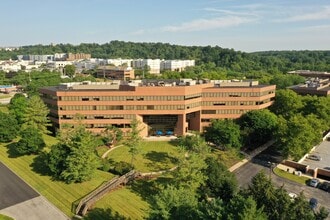 4 N Park Dr, Hunt Valley, MD for lease Building Photo- Image 2 of 2