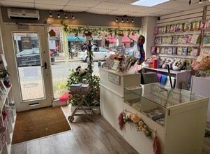 Shop 1, The Centre, Prospect House, The Broadway, Farnham Common à louer Photo intérieure- Image 2 de 3