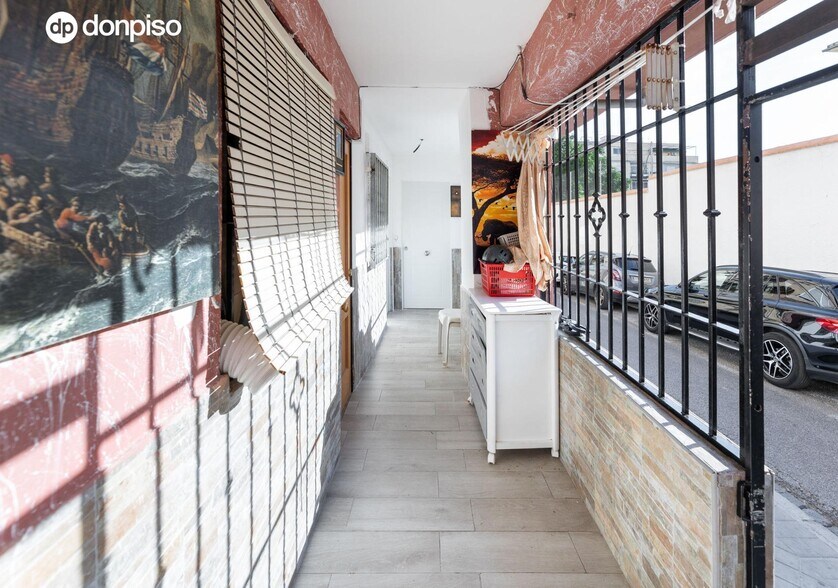 Calle Arzobispo Guerrero, 21, Granada, Granada for sale - Building Photo - Image 2 of 23