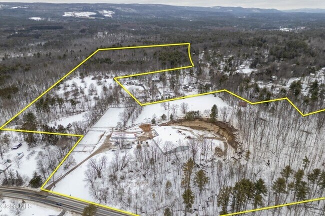 Plus de détails pour 377-379 Middle Grove Road Rd, Middle Grove, NY - Spécialité à vendre