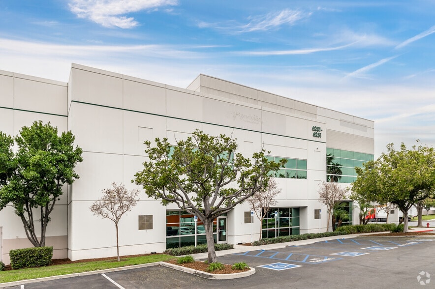 6201-6251 Knott Ave, Buena Park, CA for lease - Building Photo - Image 2 of 6