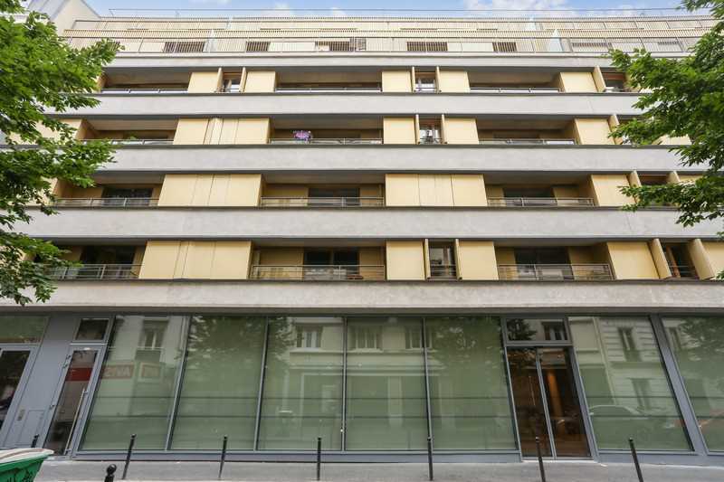 Immeuble residentiel dans Paris à vendre - Photo du bâtiment - Image 2 de 14