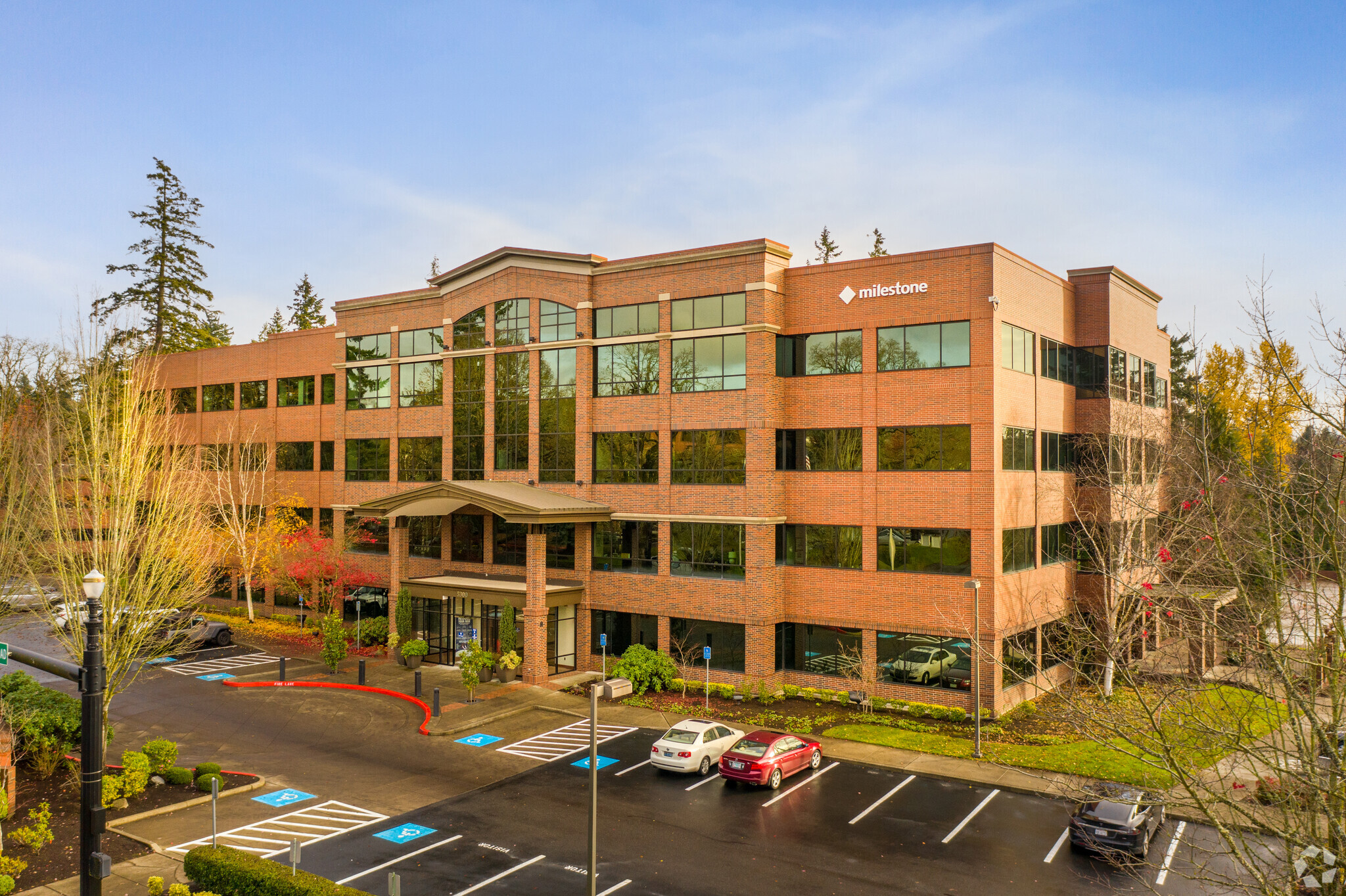 5300 Meadows Rd, Lake Oswego, OR for sale Primary Photo- Image 1 of 1