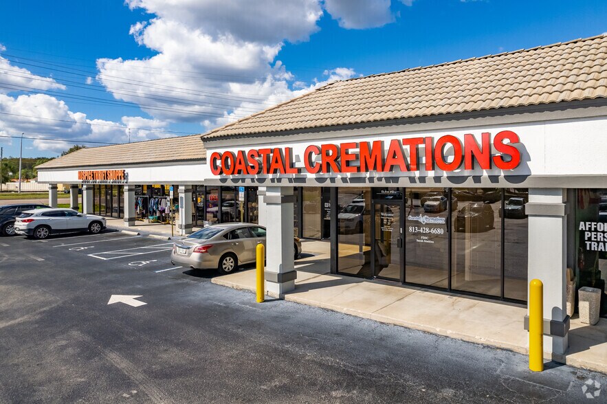 1930 Land O Lakes Blvd, Lutz, FL à louer - Photo du bâtiment - Image 1 de 12