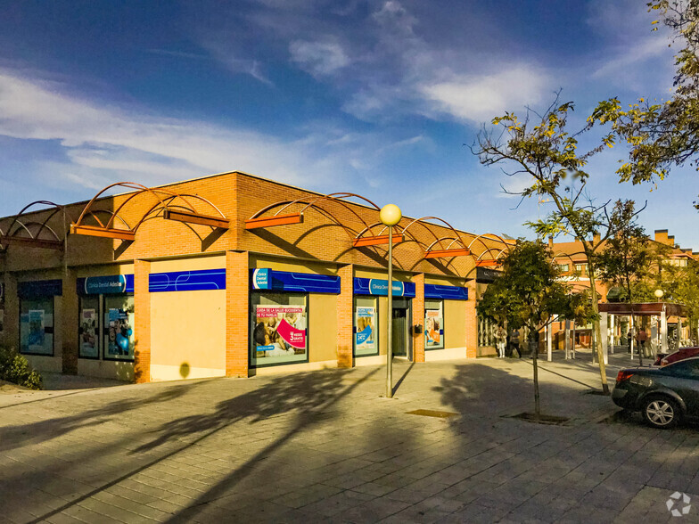 Avenida De Viñuelas, 17, Tres Cantos, Madrid à louer - Photo du b timent - Image 3 de 3