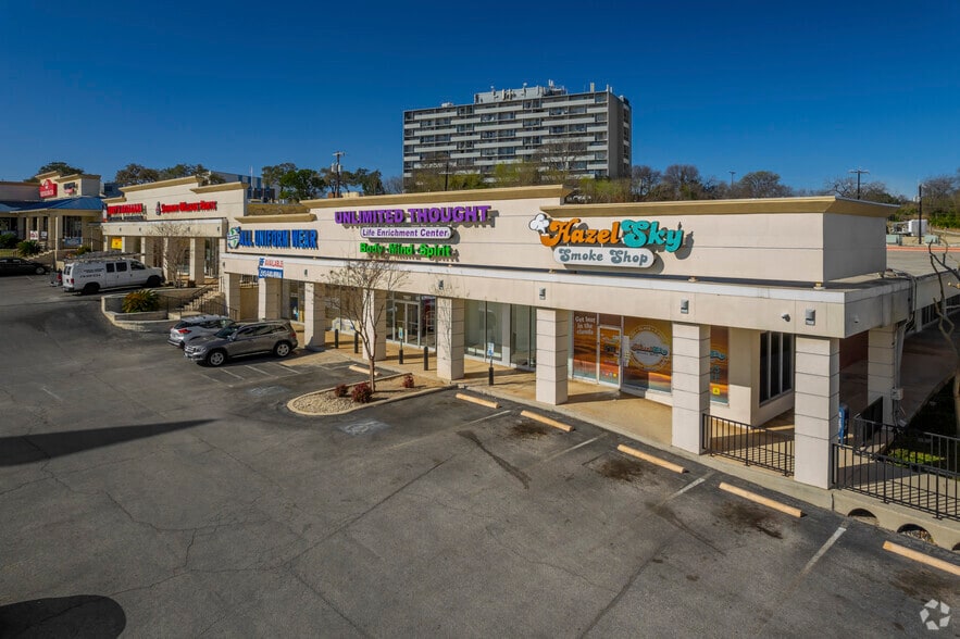 7049-7075 San Pedro Ave, San Antonio, TX for lease - Building Photo - Image 3 of 24