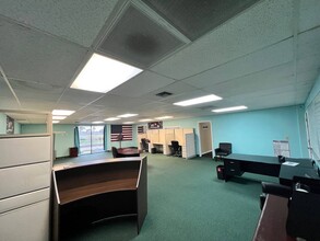 860 US Highway 1, North Palm Beach, FL for lease Interior Photo- Image 2 of 15