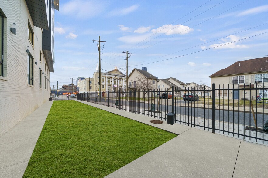 1000-1038 W Girard Ave, Philadelphia, PA à louer - Photo du bâtiment - Image 3 de 64