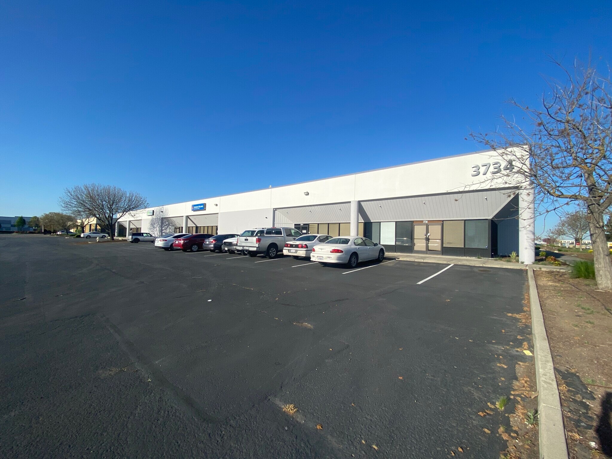 3734 Imperial Way, Stockton, CA for lease Primary Photo- Image 1 of 5
