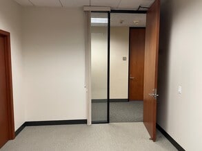 3020 Old Ranch Pky, Seal Beach, CA à louer Photo intérieure- Image 2 de 12