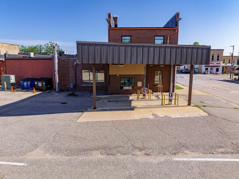 129 E Bridge St, New Lisbon, WI à vendre - Photo du bâtiment - Image 3 de 62
