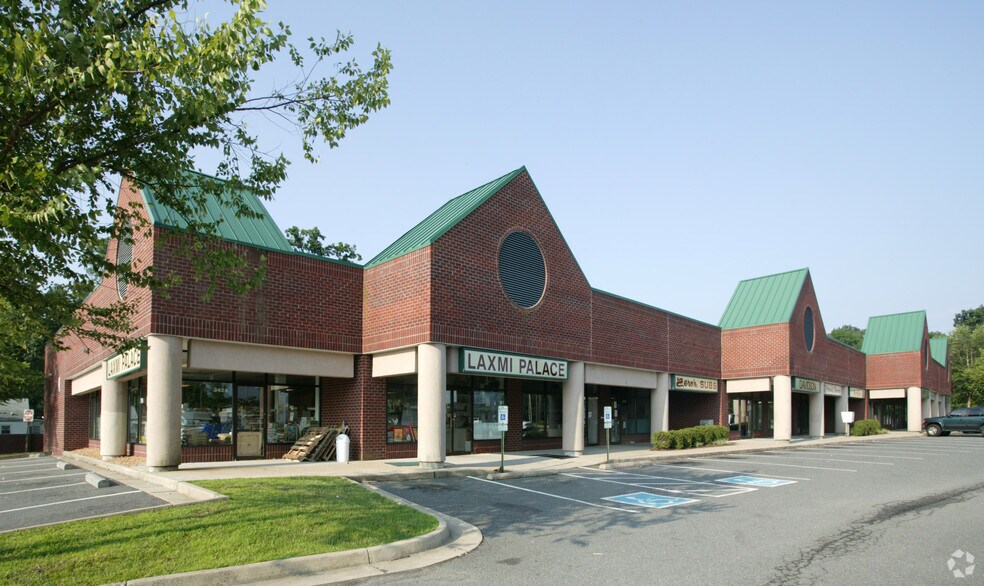 3401-3423 Old Parham Rd, Henrico, VA for lease - Building Photo - Image 2 of 8