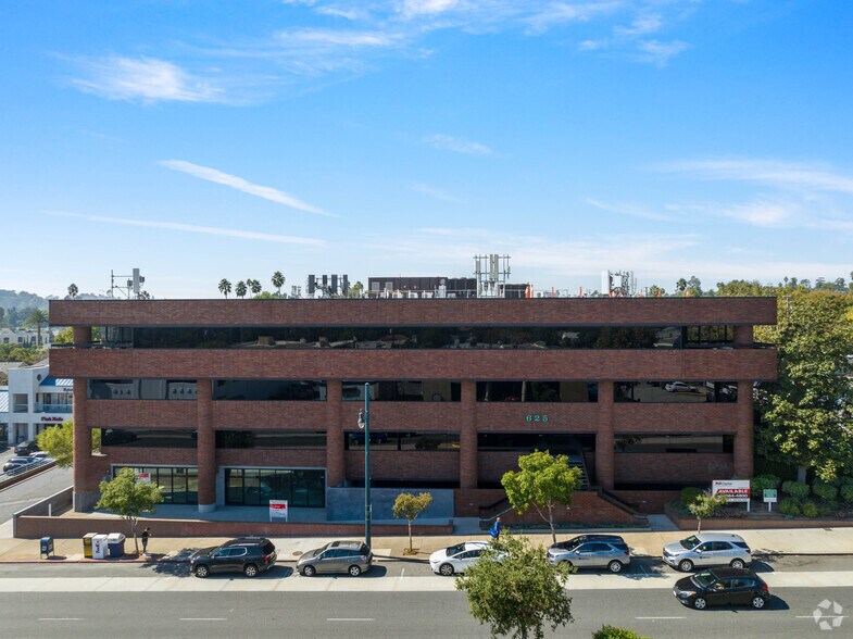 625 Fair Oaks Ave, South Pasadena, CA à louer - Photo du bâtiment - Image 2 de 23