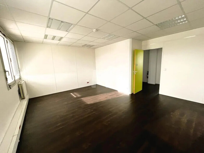 Office in Évry-Courcouronnes for lease - Interior Photo - Image 3 of 12
