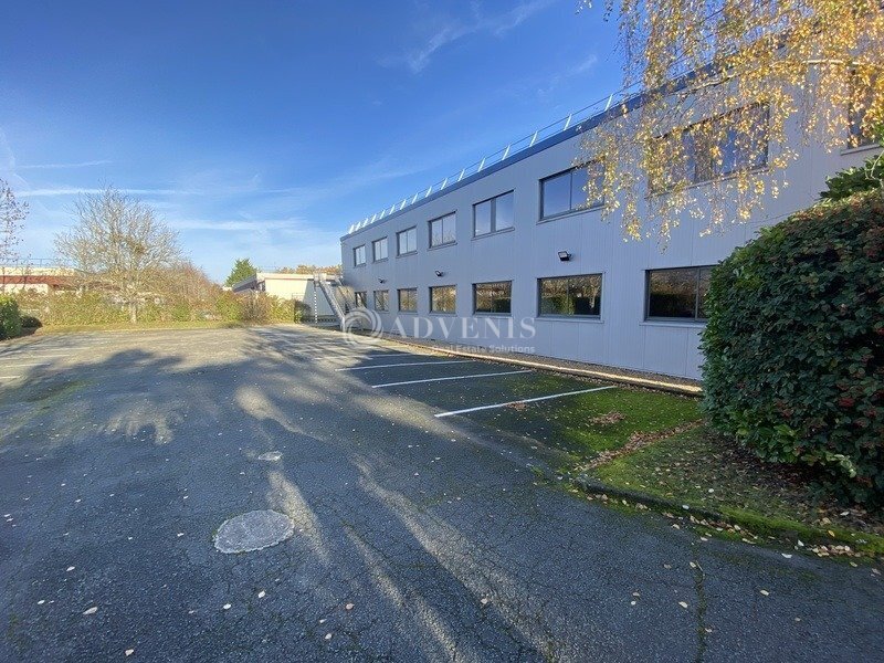 Rue Blaise Pascal, Trappes for lease Building Photo- Image 1 of 7