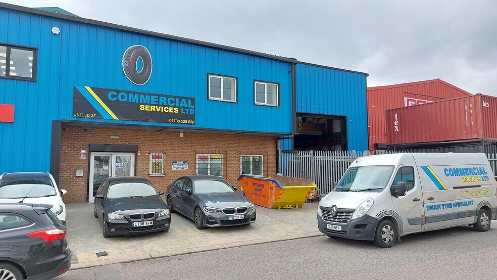 3 Lamson Rd, Rainham à louer - Photo du bâtiment - Image 3 de 4